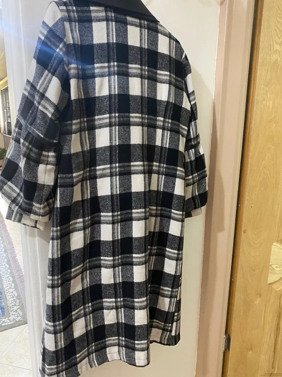 پالتو بلند سفید|لباس|شیروان (خراسان), |دیوار