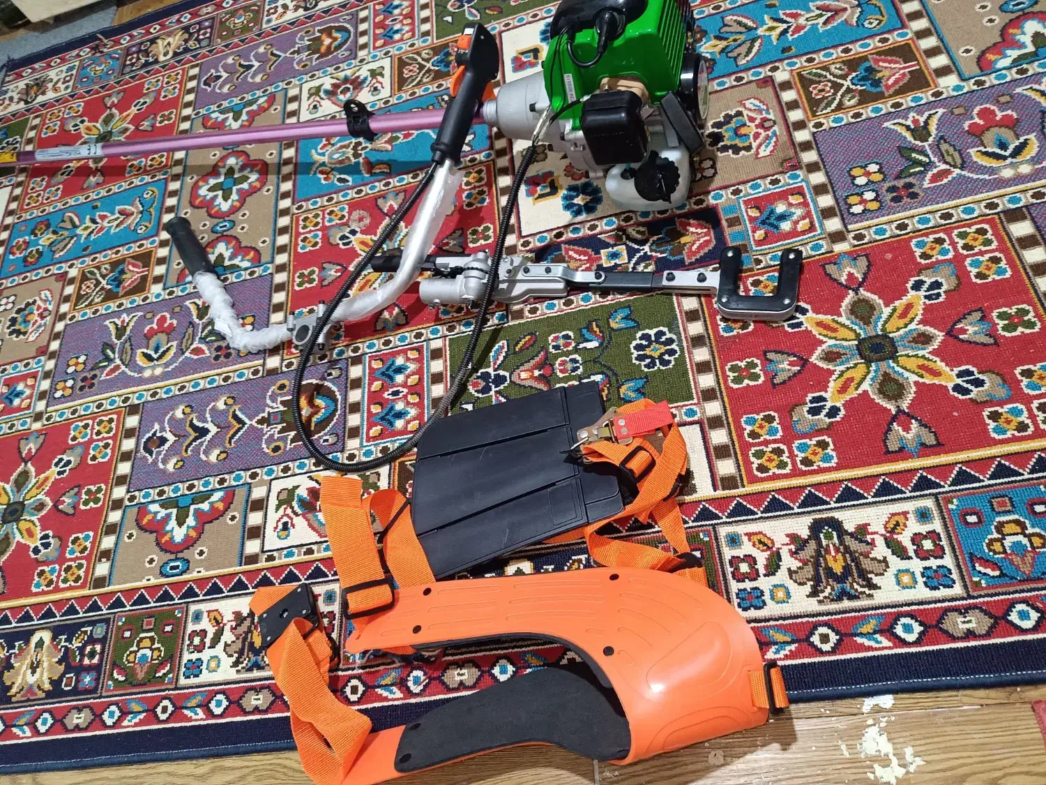 ابزارآلات کشاورزی|ماشین‌آلات صنعتی|ری, علایین|دیوار