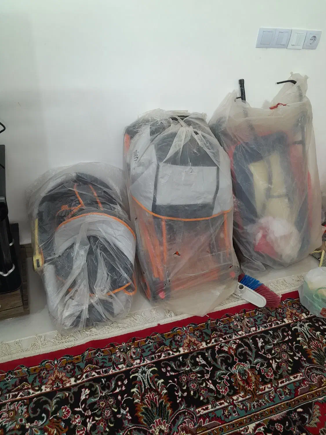 کالسکه بچه و گهواره وننی لالای|کالسکه و لوازم جانبی|قوچان, |دیوار