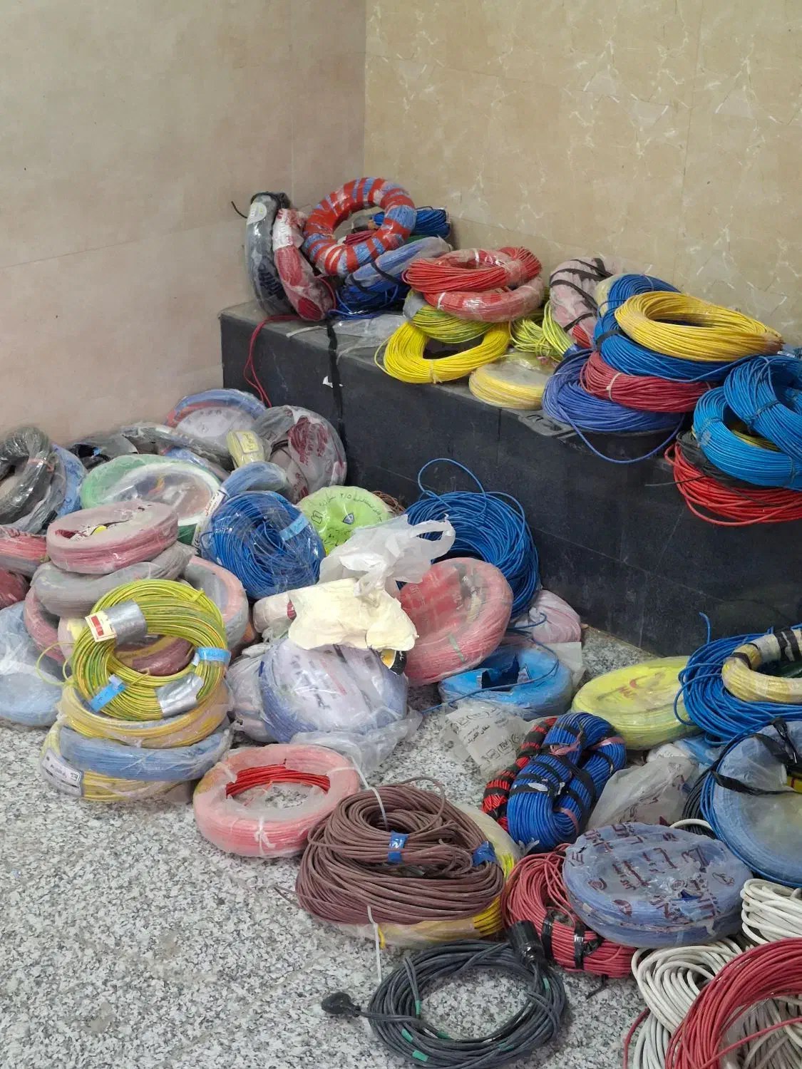 خریدار و فروش سیم برق کابل ساختمانی همه مدل|مصالح و تجهیزات ساختمان|کرج, کارخانه قند|دیوار