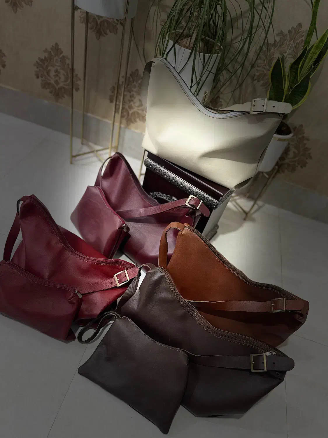 کیف چرم طبیعی جادار|کیف، کفش، کمربند|نیشابور, مازول|دیوار