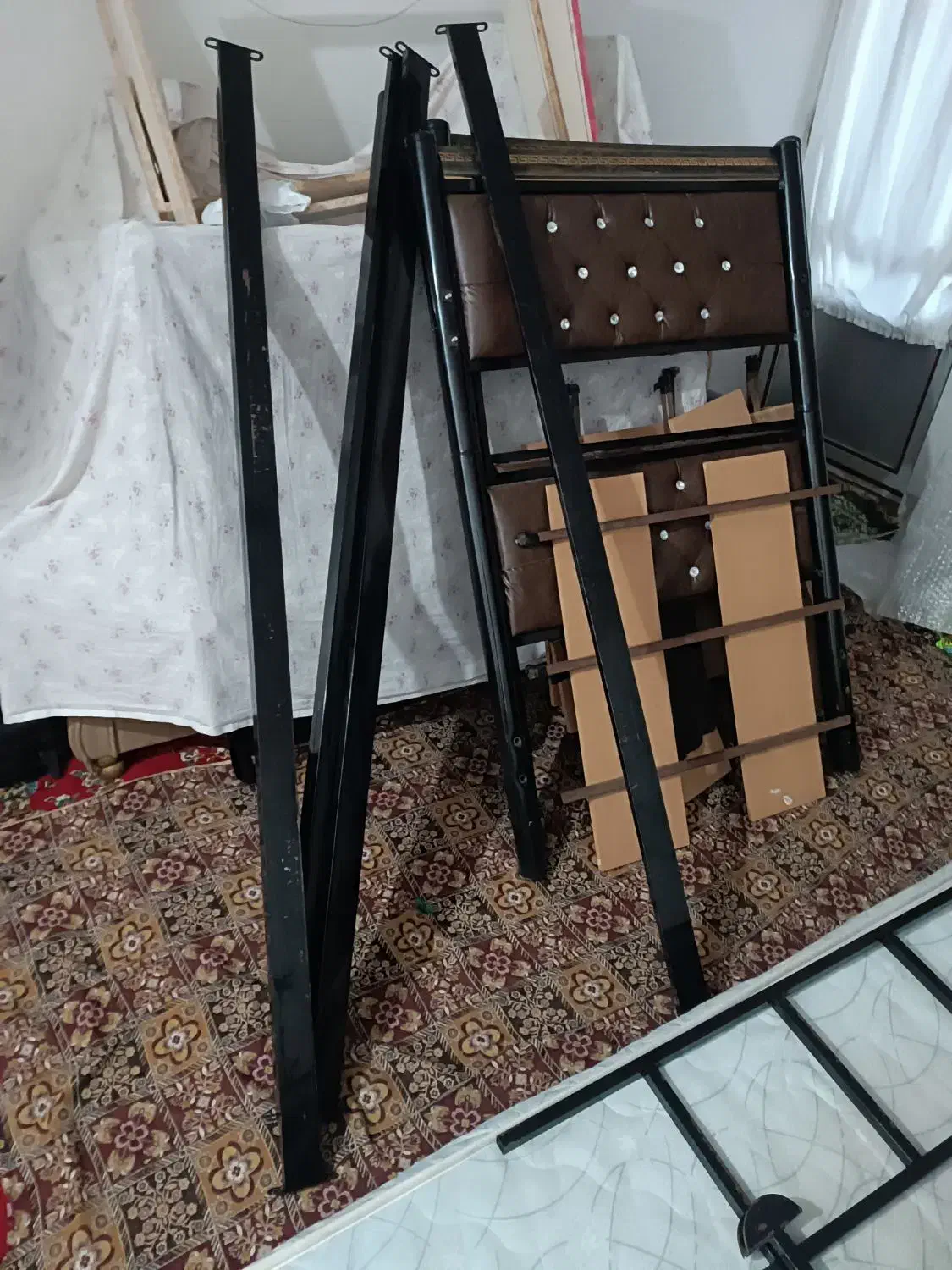 تخت دوطبقه آهنی سالم با تشک|تخت و سرویس خواب|کردکوی, |دیوار