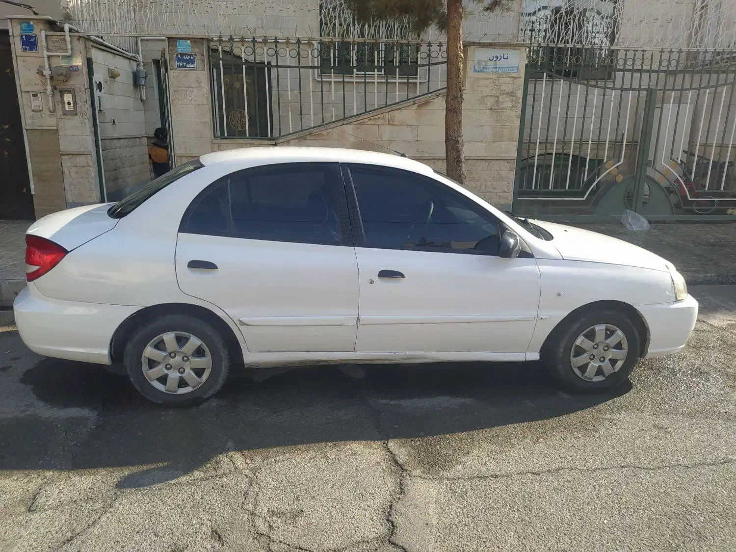 خودرو|خودرو سواری و وانت|اندیشه, اندیشه فاز ۳|دیوار