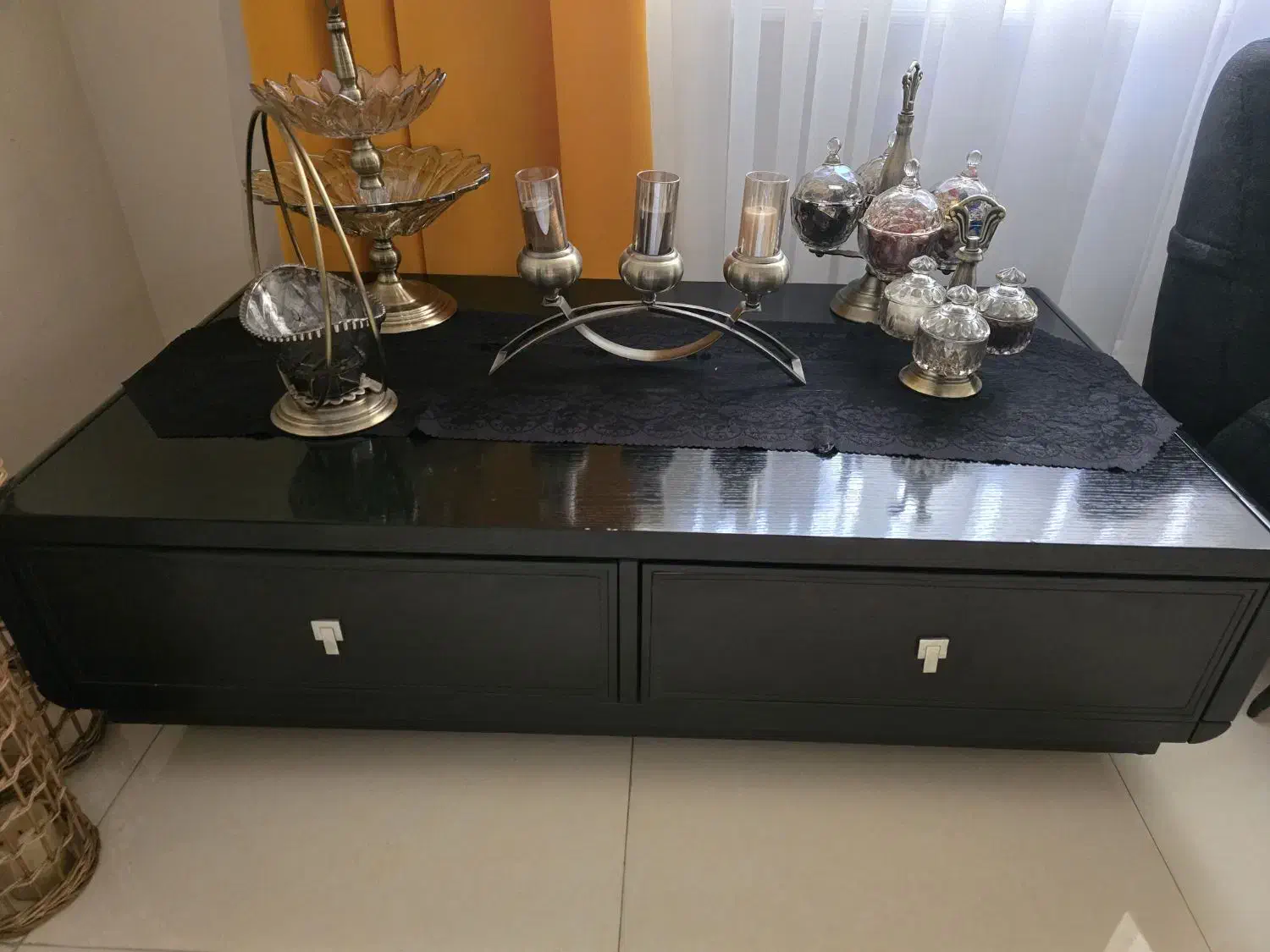 میز جلومبلی مشکی مینیمال|مبلمان خانگی و میز عسلی|محمدشهر, شهرک پیام (مهرالبرز)|دیوار