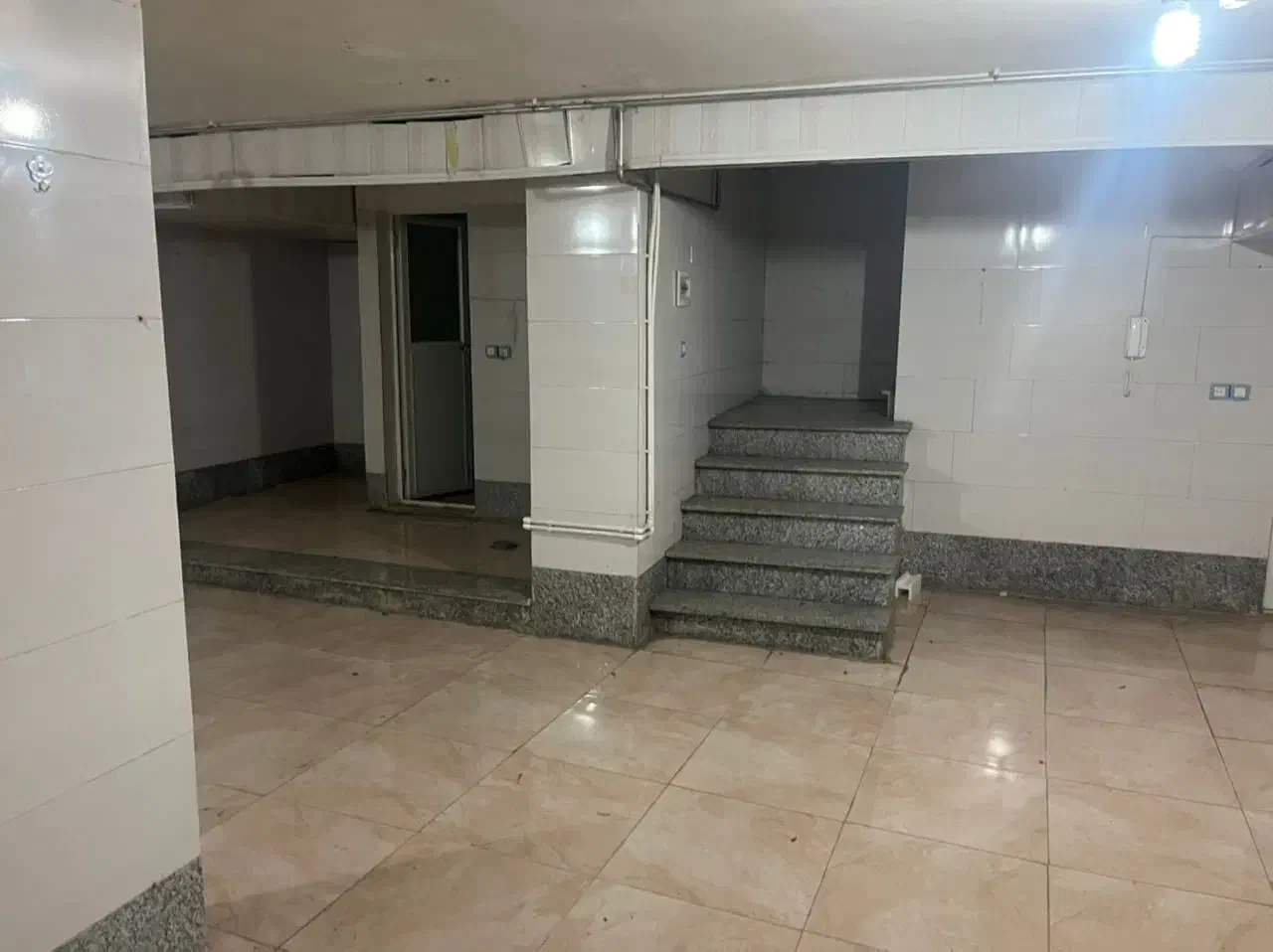 اجاره تجاری (زیرزمین)|اجارهٔ دفتر کار، اتاق اداری، مطب|خوی, |دیوار