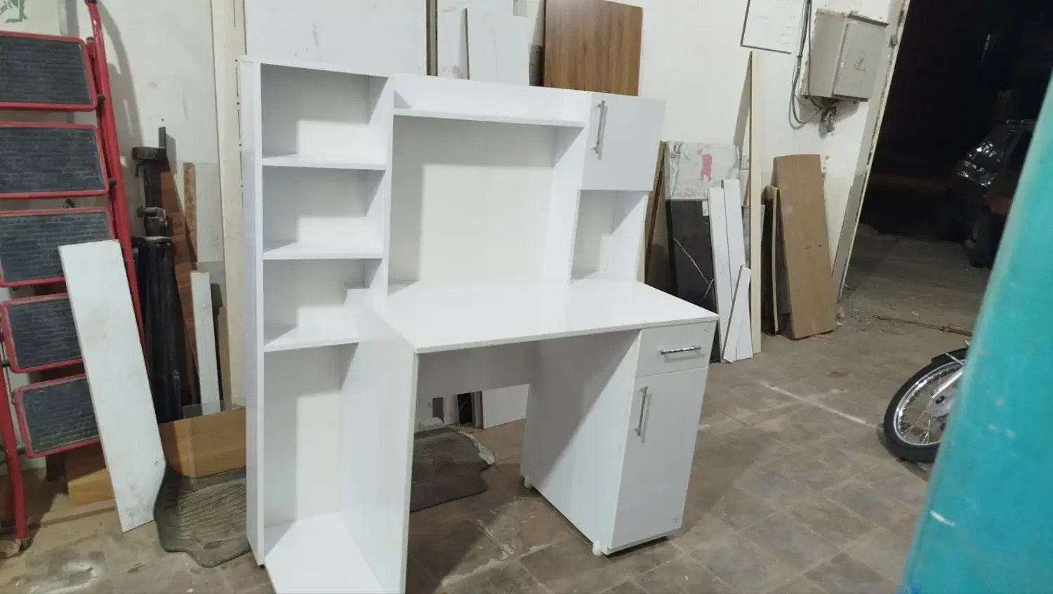 میز|میز تحریر و کامپیوتر|سبزوار, باهنر|دیوار