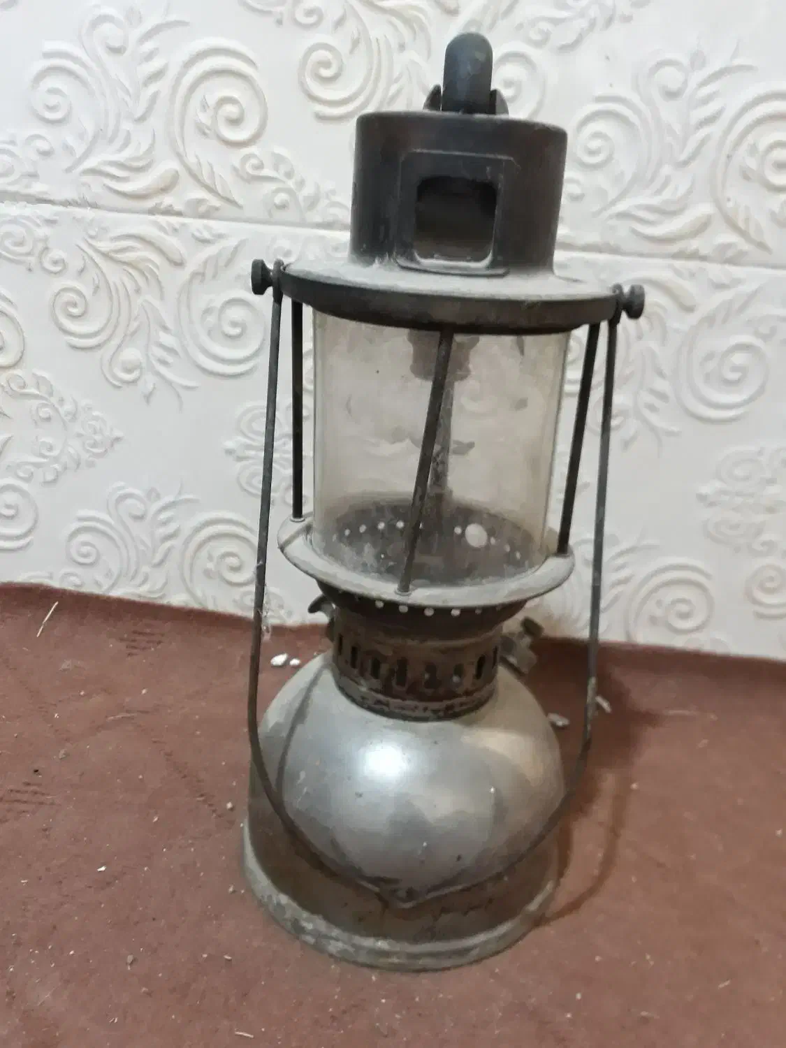چراغ زنبوری کلمن کانادایی قدیمی سالم|کلکسیون اشیاء عتیقه|جهرم, |دیوار