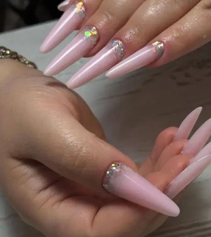 کاشت ناخن حرفه ای|خدمات آرایشگری و زیبایی|قم, ولیعصر|دیوار