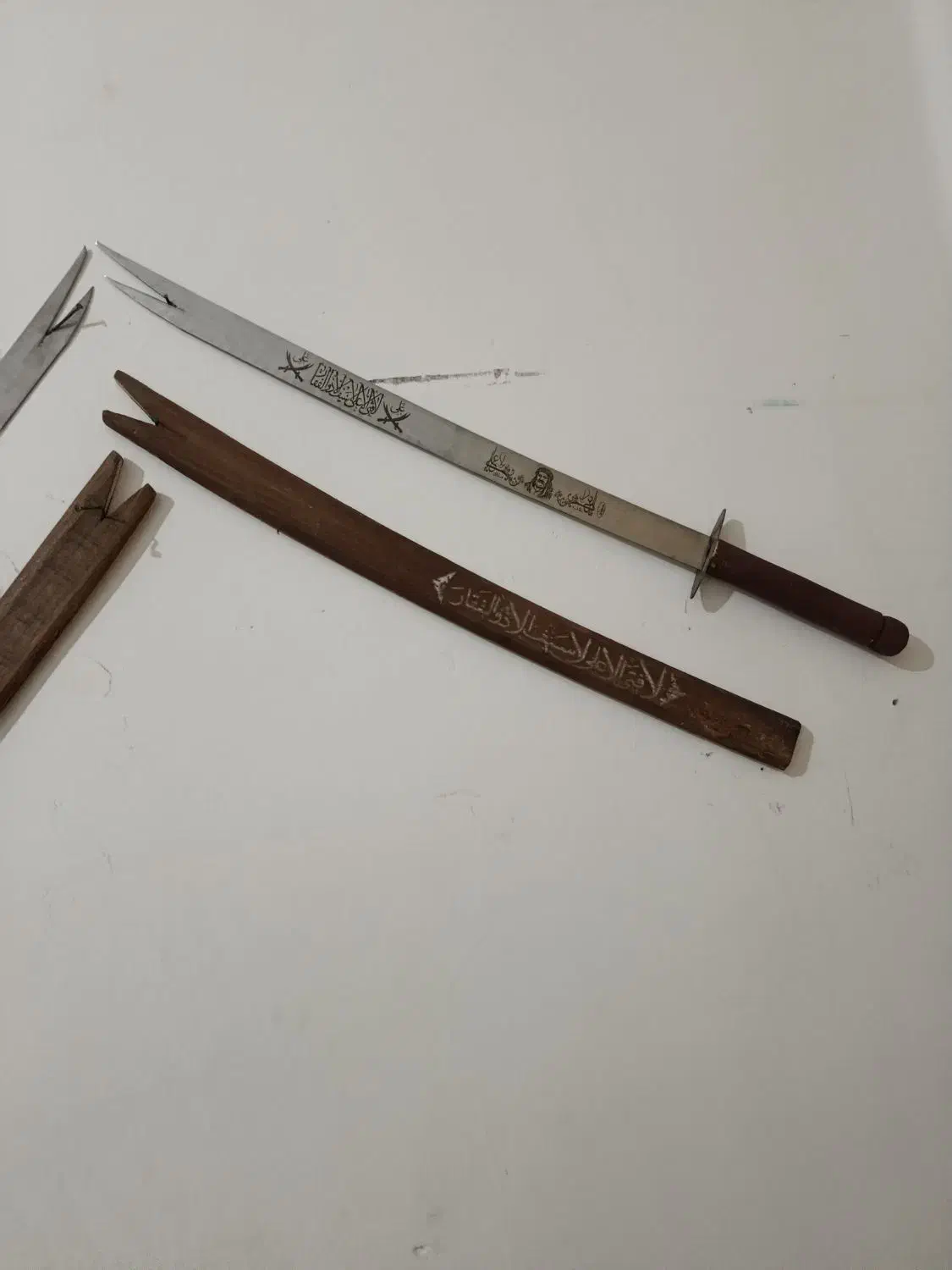 دو عدد دکوری دیوارکوب ذلفقار حکاکی شده قدیمی|صنایع دستی و سایر لوازم تزئینی|زاهدان, |دیوار