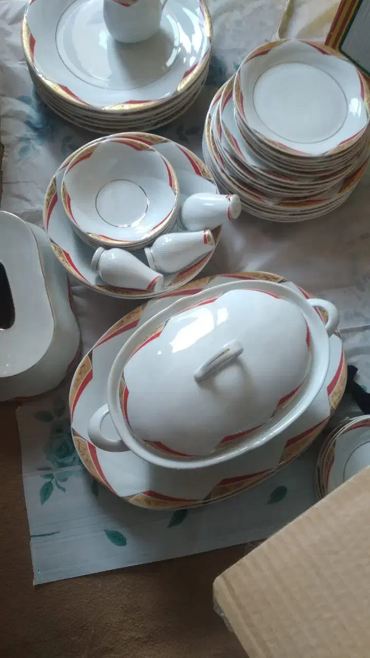 سرویس چینی ۶ نفره|ظروف سرو و پذیرایی|خرم‌آباد, |دیوار