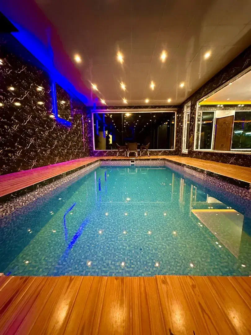 اجاره روزانه باغ ویلا نوساز استخر داخل امنیت تضمین|اجارهٔ کوتاه‌مدت ویلا و باغ|تهران, آبشار تهران (دریاچه)|دیوار