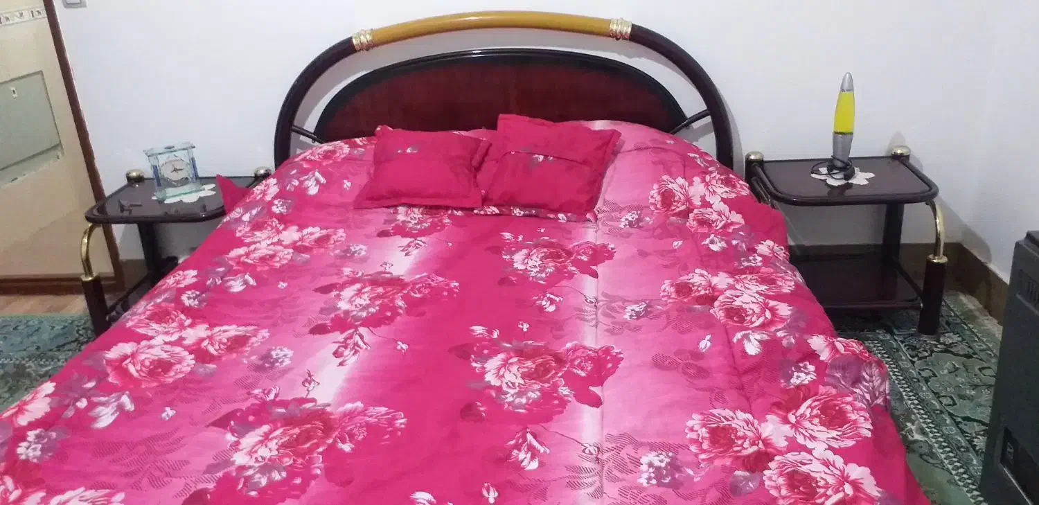 تخته دو نفری چوبی و فلزی|تخت و سرویس خواب|اردبیل, |دیوار