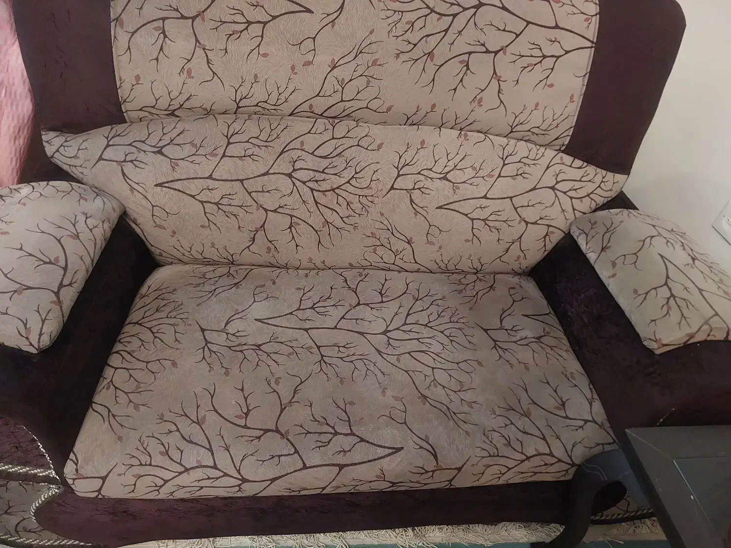 دو عدد تک نفره، یک دوم نفره ، یک سه نفره|مبلمان خانگی و میز عسلی|ساری, |دیوار