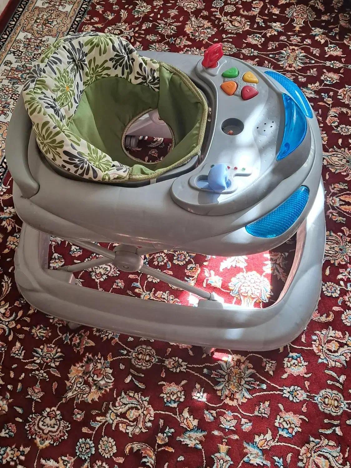 تعدادی وسایل کودک و نوزاد|اسباب و اثاث بچه|کاشان, درب اصفهان|دیوار