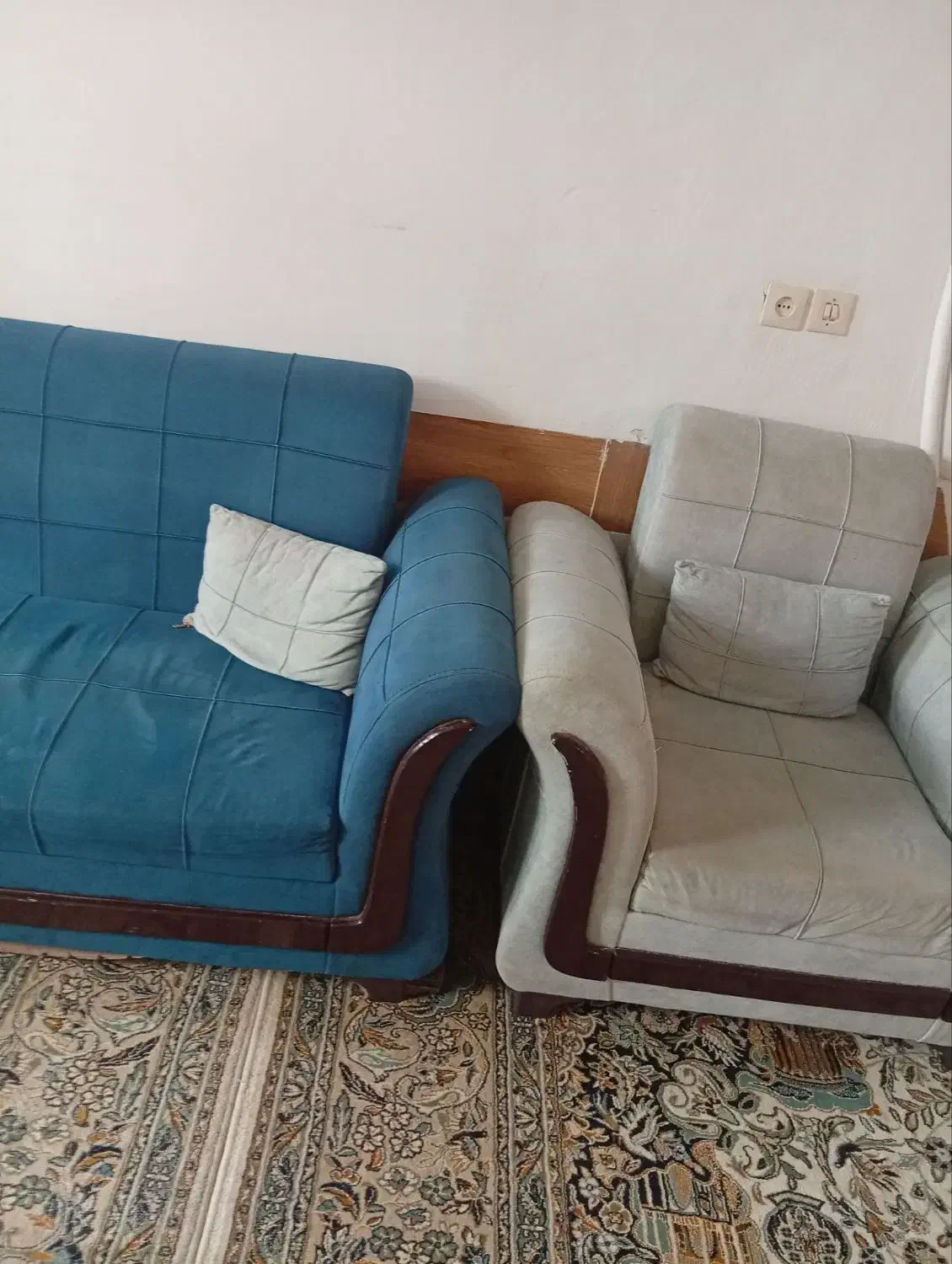 دو دست مبل راحتی سالم در حد نو|مبلمان خانگی و میز عسلی|تربتحیدریه, سرمحله|دیوار