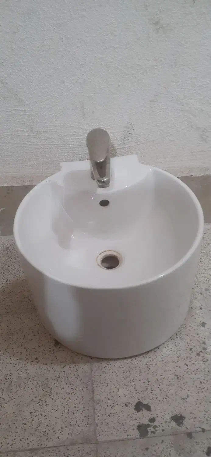 روشویی دیواری گرد|لوازم سرویس بهداشتی|پردیس, فاز ۳|دیوار