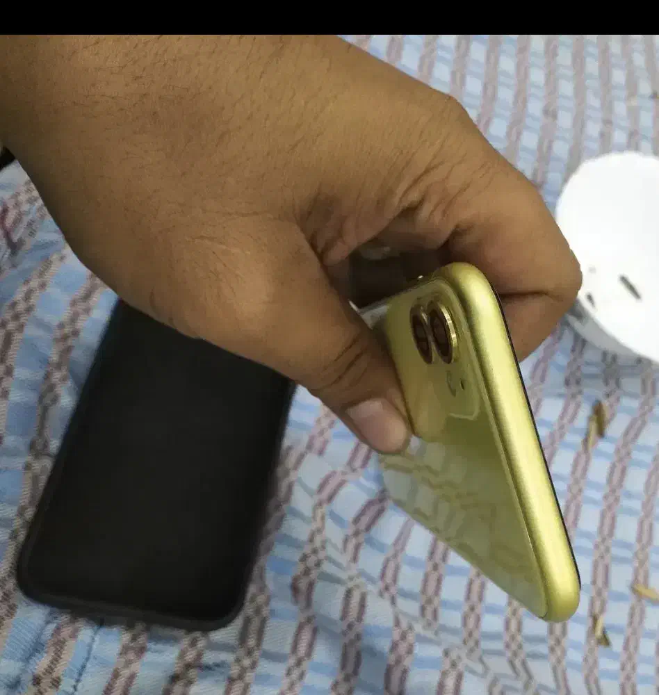 آیفون ۱۱ نرمال|موبایل|هشتگرد, هشتگرد قدیم|دیوار