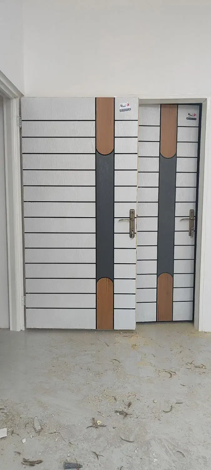 نصب و ساخت انواع درب چوبی با قیمت مناسب|خدمات پیشه و مهارت|کرمان, |دیوار