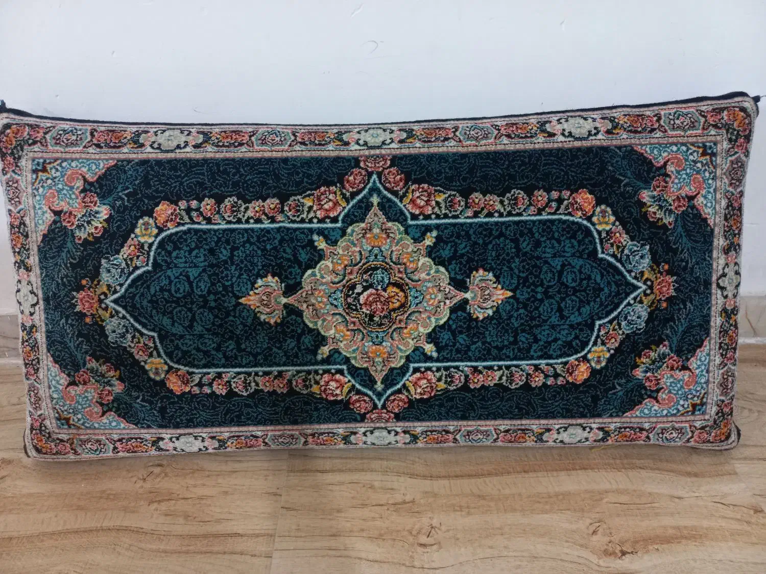 پشتی|پشتی|نیشابور, دارایی|دیوار