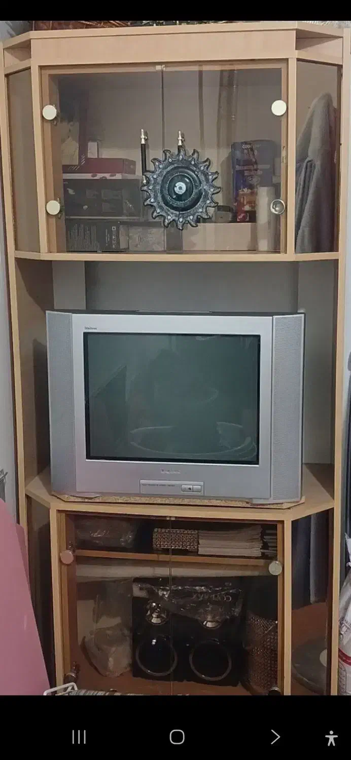 فروش تلوزیون ومیز تمیزوسالم|تلویزیون و پروژکتور|پیر بکران, |دیوار