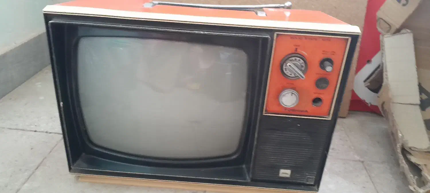 تلوزیون کلوکسیونی|تلویزیون و پروژکتور|بروجرد, |دیوار