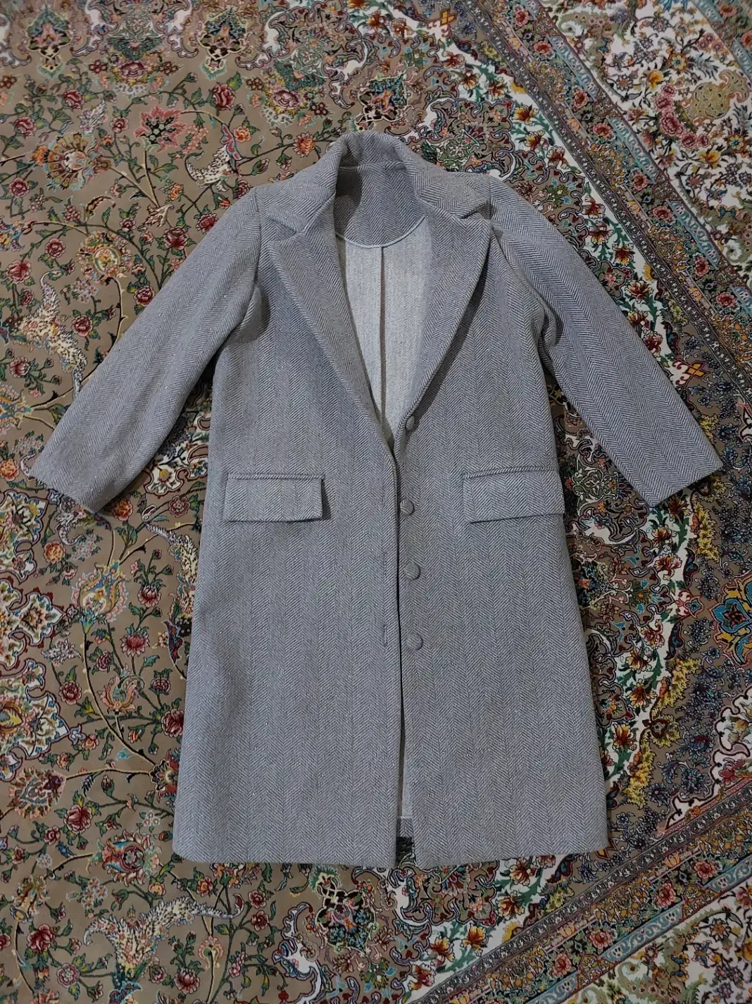 پالتو|لباس|قم, چهار امامزاده|دیوار