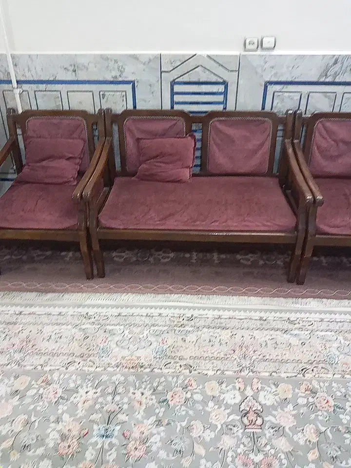 مبل ۹نفره با چوب بسیار محکم|مبلمان خانگی و میز عسلی|خمینی‌شهر, |دیوار