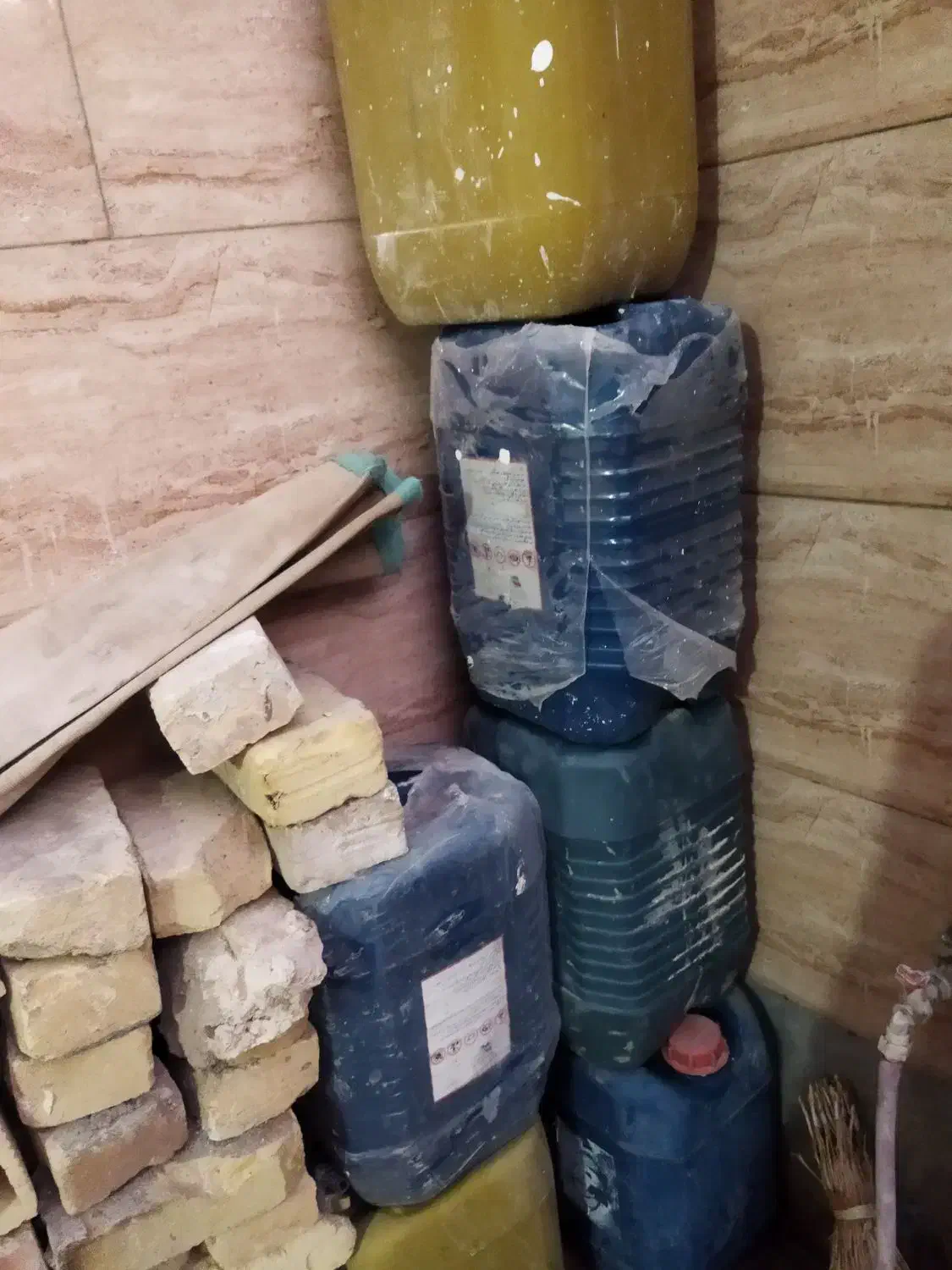 20لیتری|ظروف نگهدارنده، پلاستیکی، یکبارمصرف|ابهر, |دیوار