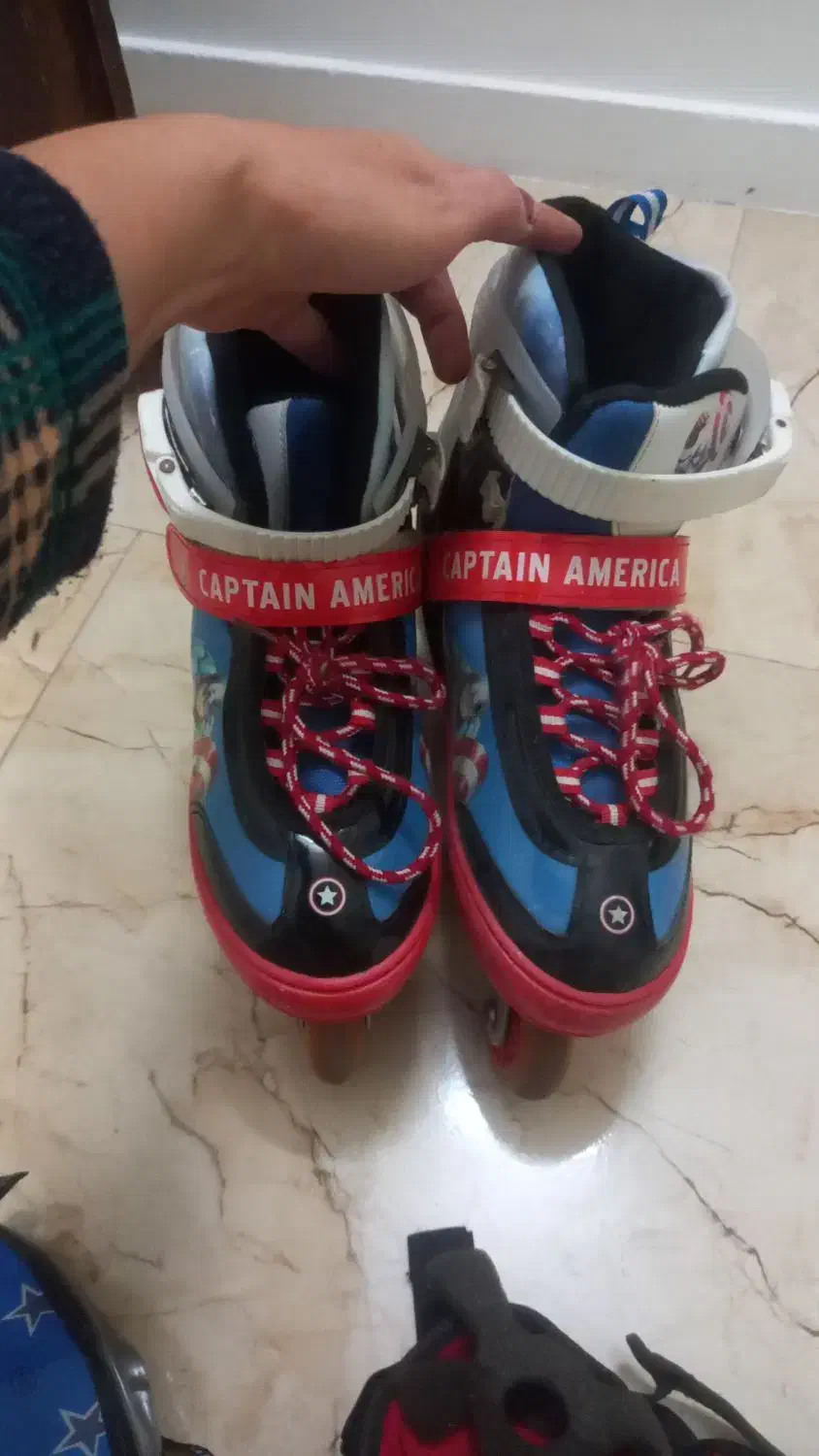 کفش اسکیت درحد نو سایز ۳۸ تا ۴۱ با تجهیزات ایمنی|دوچرخه، اسکیت، اسکوتر|آمل, |دیوار