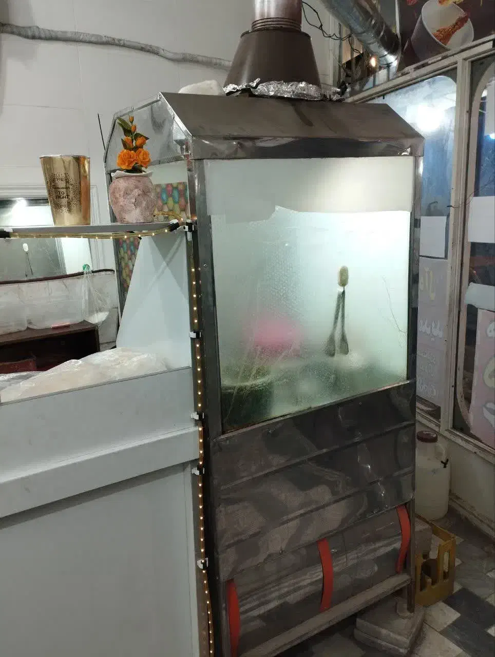 فروش فوری تجهیزات ساندویچی|کافیشاپ و رستوران|قم, دروازه چوبی|دیوار