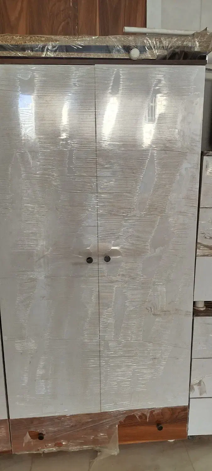 کمد|جاکفشی، کمد، دراور|مشهد, گرجی علیا|دیوار