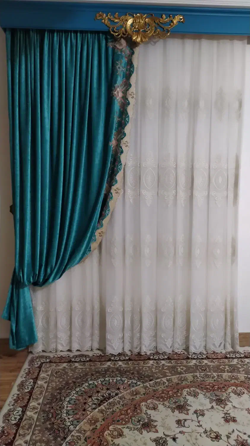 پرده پذیرایی و پشت دری|پرده، رانر، رومیزی|کلاله, |دیوار