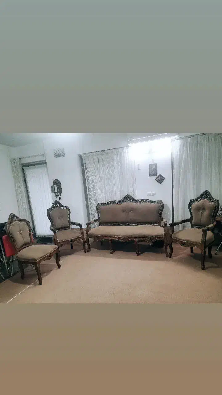 مبل‌سلطنتی ‌۹‌نفره‌|مبلمان خانگی و میز عسلی|فلاورجان, |دیوار