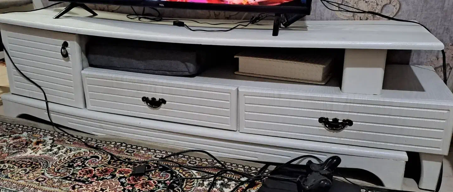 میز تلوزیون تی وی|میز تلویزیون|اندیشه, اندیشه فاز ۱|دیوار