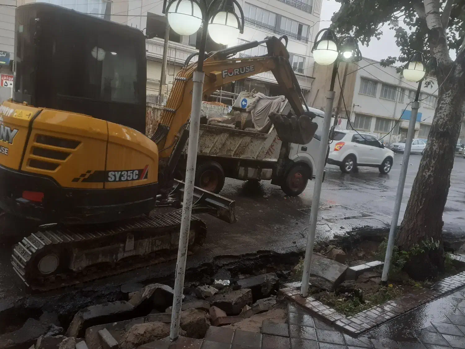 اجاره مینی بیل بابکت همراه با پیکور بتن|خدمات حمل و نقل|تبریز, |دیوار