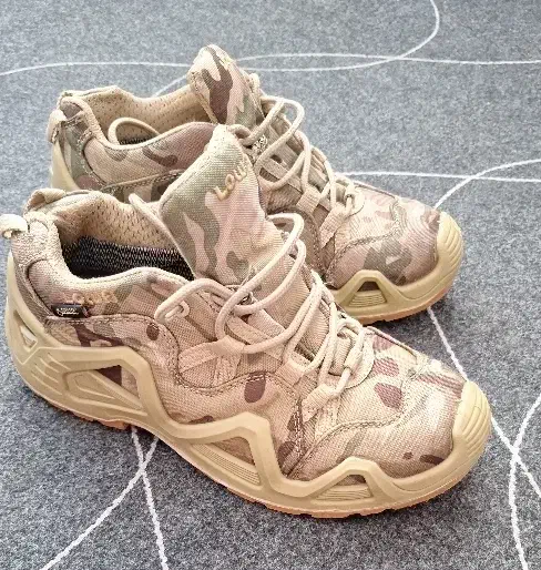 کفش کوهنوردی|کیف، کفش، کمربند|شیراز, آبیاری|دیوار