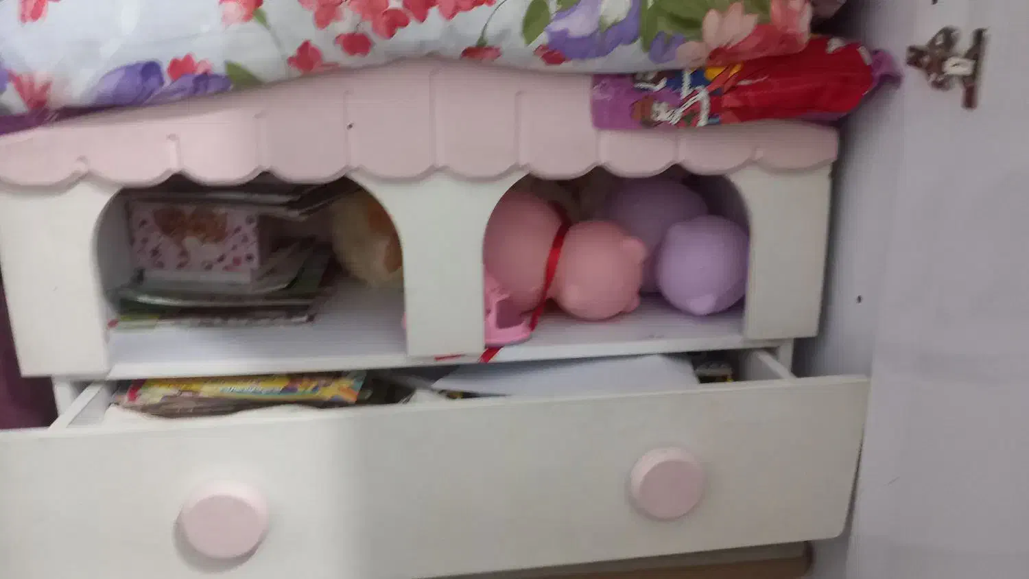 کتاب خانه کوچک مارک تی تی چی|کتابخانه، شلف، قفسههای دیواری|ارومیه, |دیوار