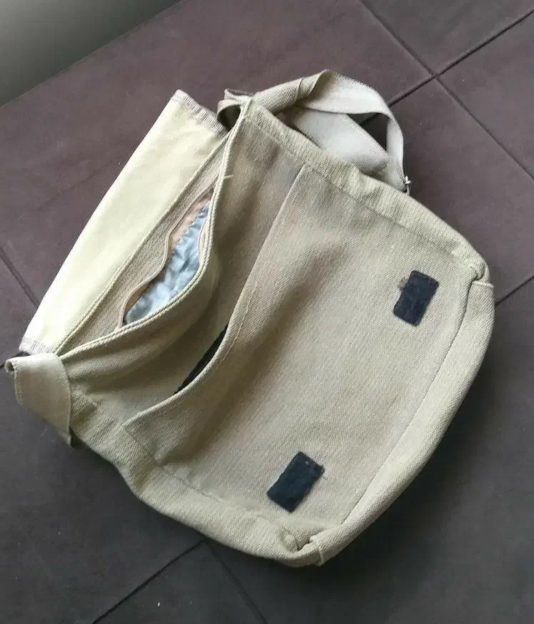 کیف (2 عدد)|کیف، کفش، کمربند|زنجان, |دیوار