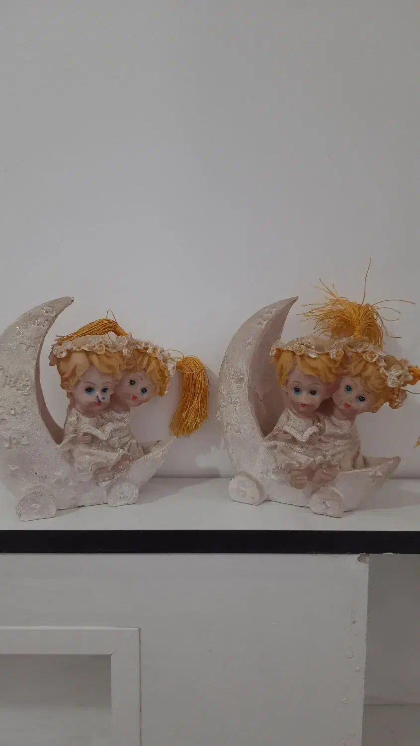 دو تا مجسمه عروسکی فقط یکیش که خورده رنگ خوردگی|مجسمه، تندیس، ماکت|نیشابور, خط کاشمر|دیوار