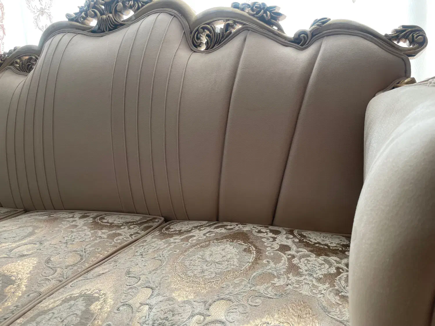 مبل سلطنتی ۹ نفره و ویترین|مبلمان خانگی و میز عسلی|اصفهان, الهیه|دیوار