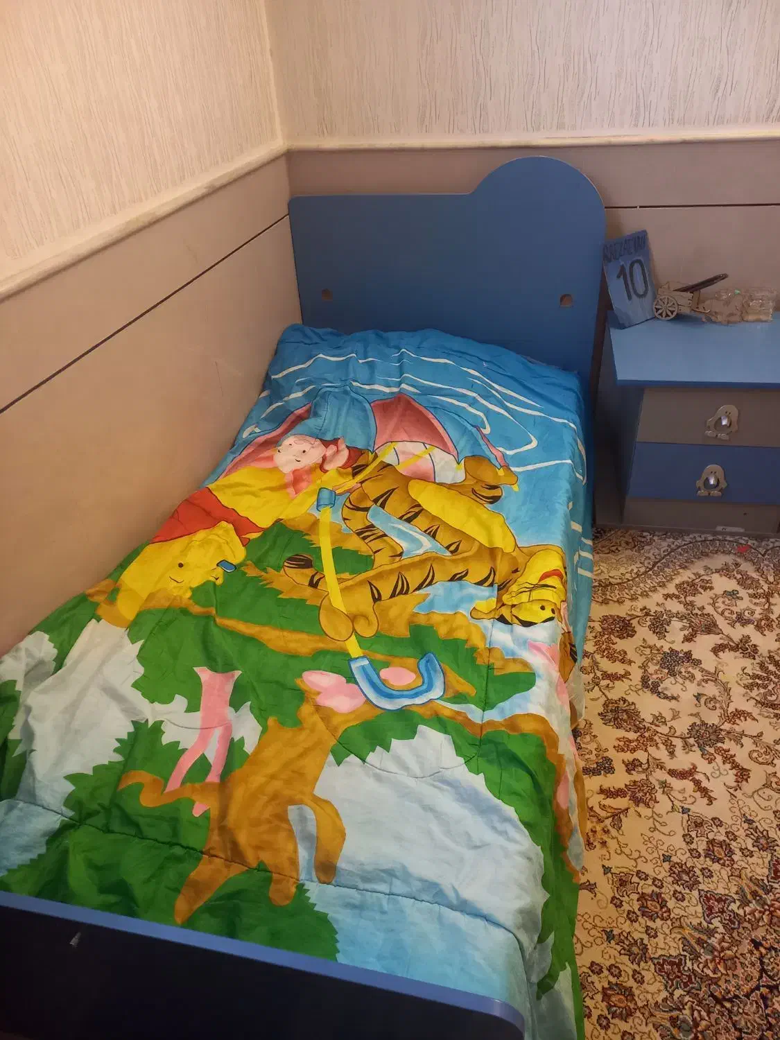 تخت خواب وکمد لباس|تخت و سرویس خواب|کاشان, راوند|دیوار