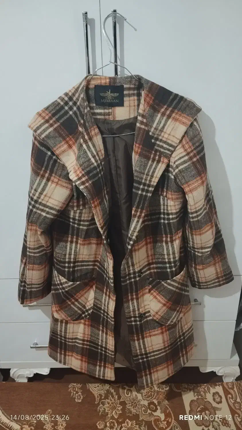 پالتو|لباس|سلماس, |دیوار