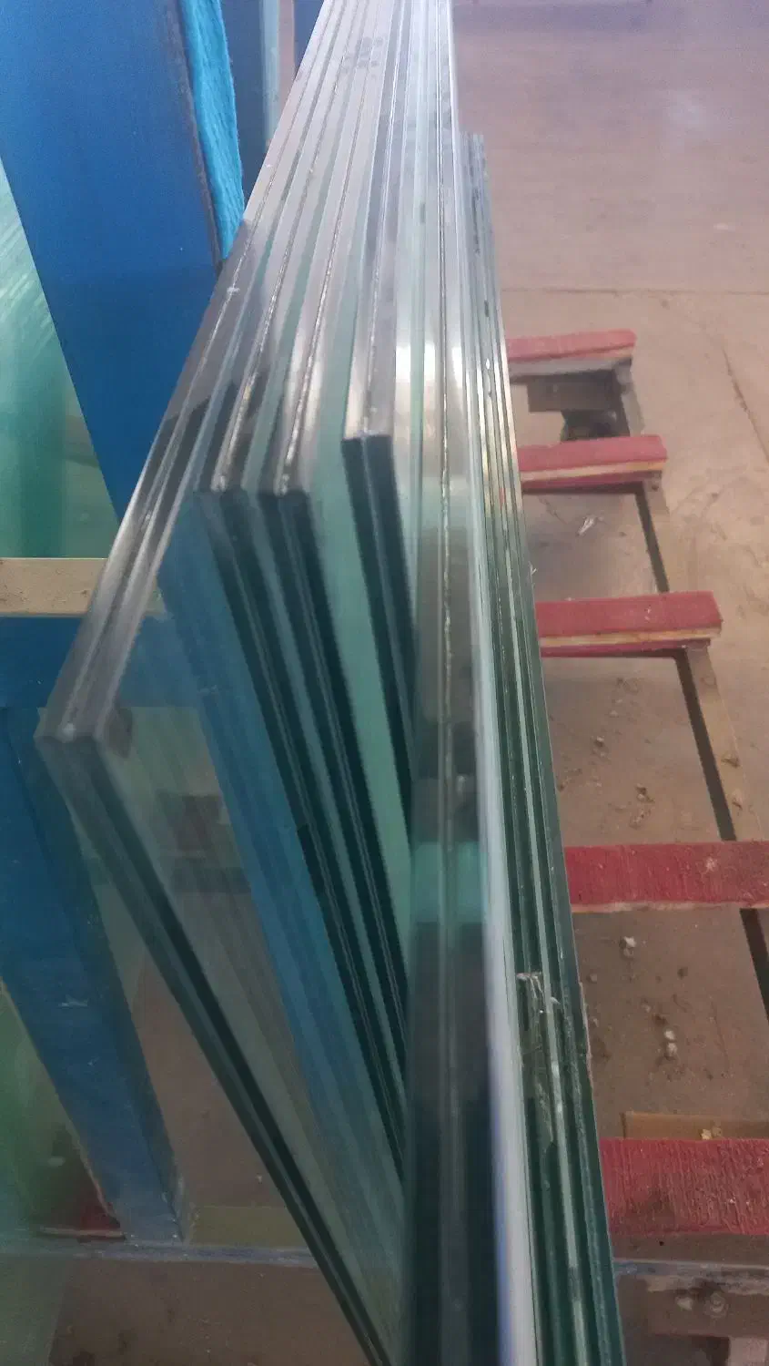 تولید انواع شیشه های لمینت و ضدگلوله ودوجداره|خدمات پیشه و مهارت|زنجان, |دیوار