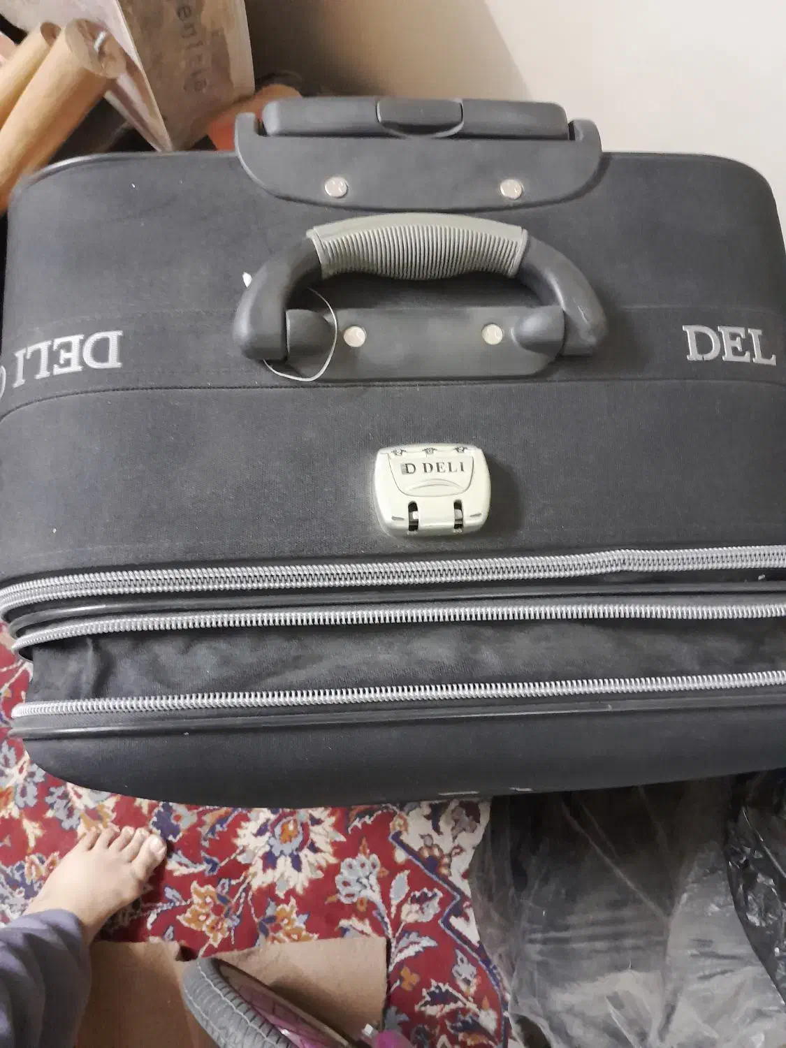 چمدان سایز بزرگ|کیف، کفش، کمربند|اصفهان, برازنده|دیوار