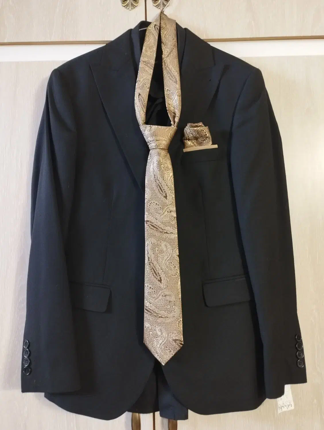 کنت و شلوار دامادی|لباس|قم, بنیاد|دیوار