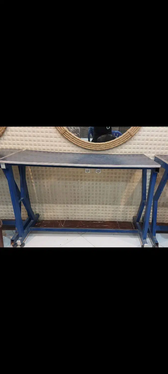 میز|میز تحریر و کامپیوتر|نیشابور, هفده شهریور|دیوار