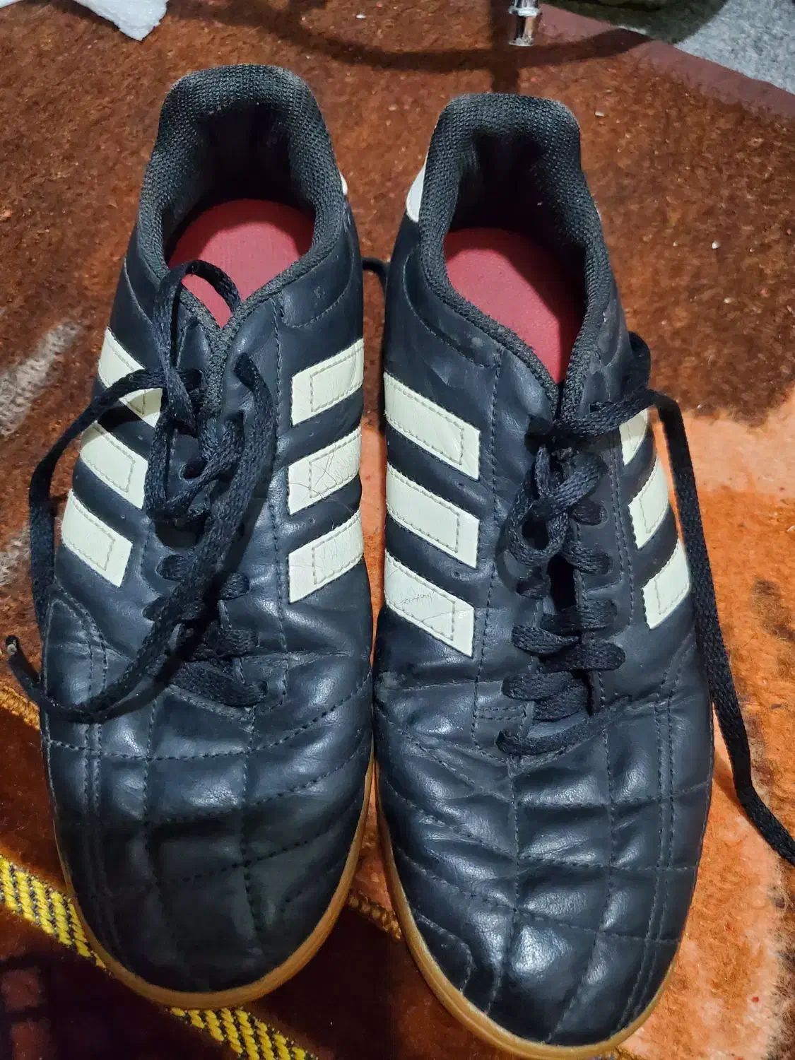 کفش فوتسال کارکرده|کیف، کفش، کمربند|سلماس, |دیوار