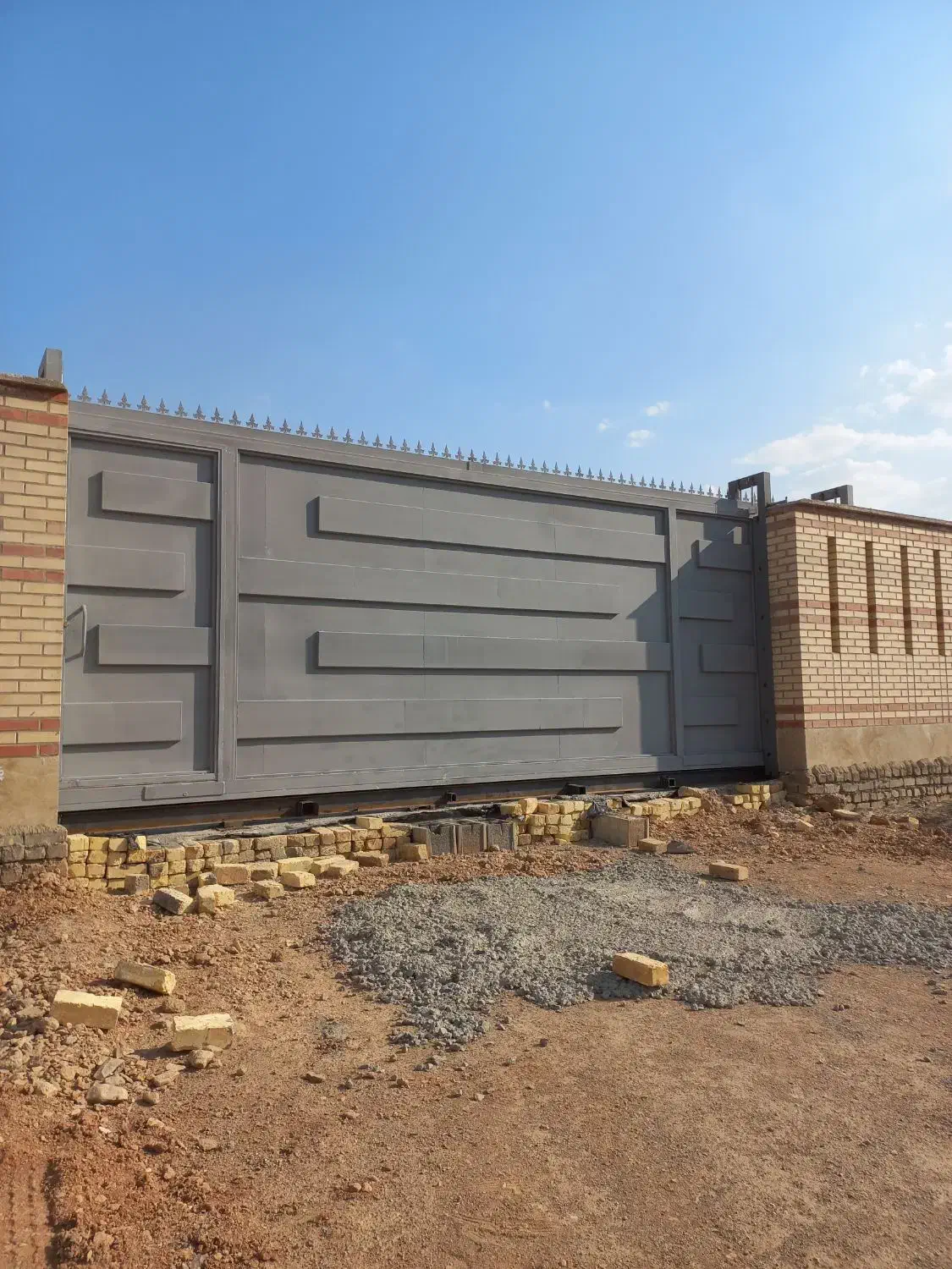 نیازمنداستاد ماهر جوشکاری درب وپنجره آهنی|استخدام صنعتی، فنی، مهندسی|شاهینشهر, شهرک صنعتی اصفهان|دیوار