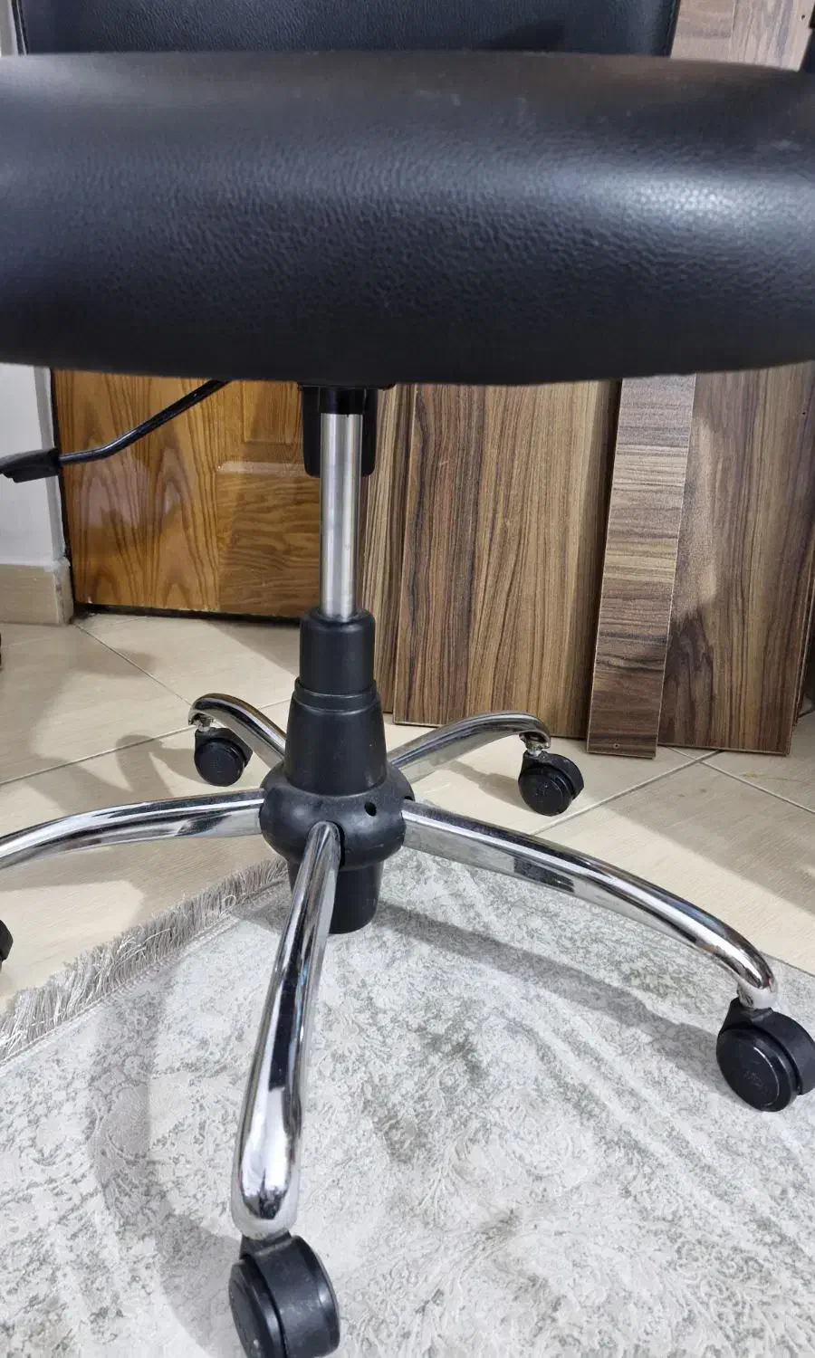 فروش فوری صندلی چرخ دار|صندلی و نیمکت|بندر انزلی, کوی واحدی|دیوار