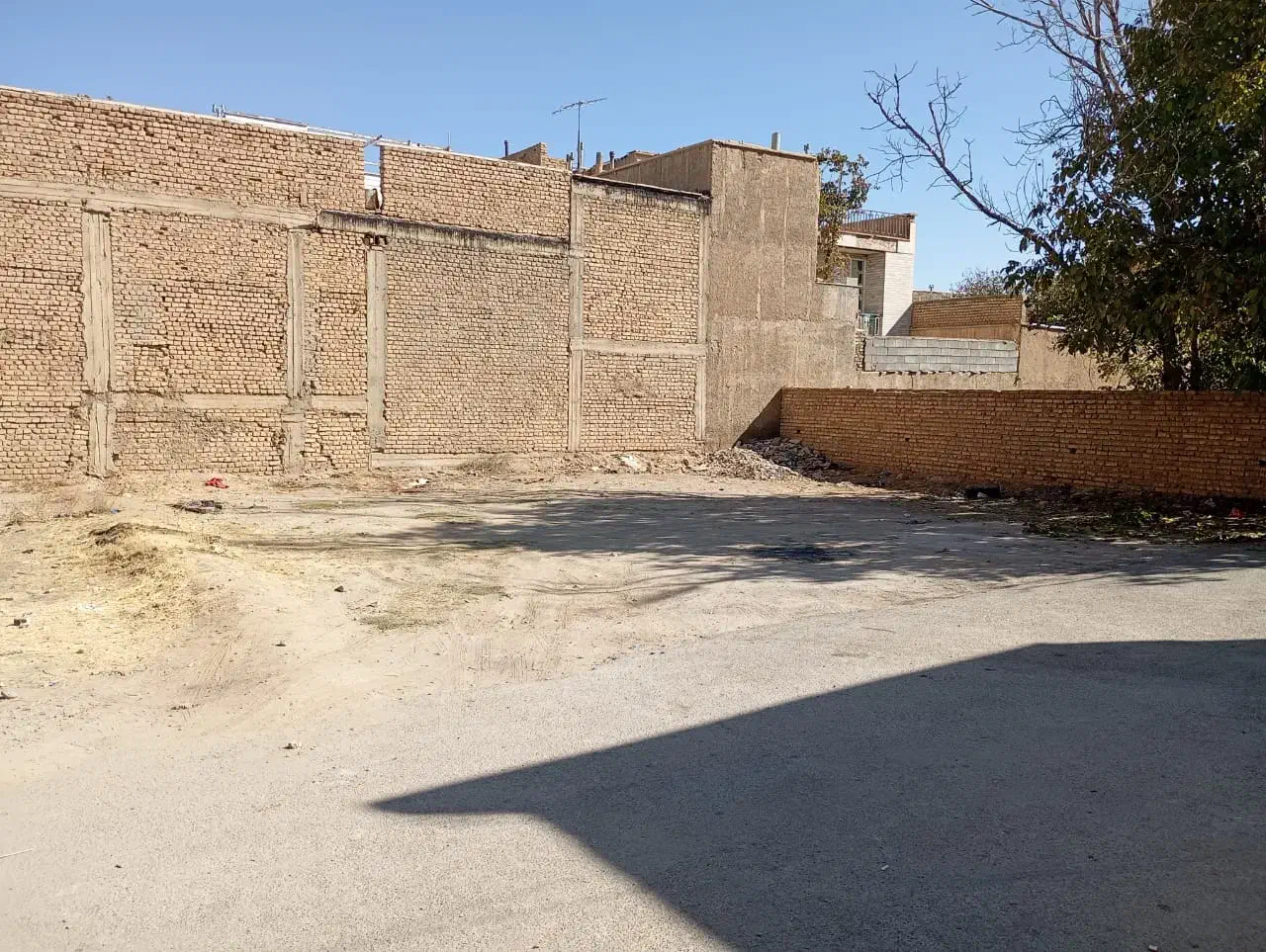 زمین مسکونی دارای پروانه ی ساخت سه طبقه ۱۳۳متر|فروش زمین و ملک کلنگی|اقلید, |دیوار